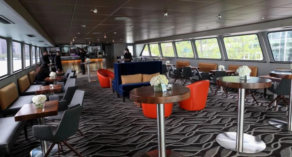 Chicago Elite lounge with modern furnishings and panoramic windows